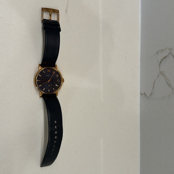 Marc Jacobs Watch - Picture 3 of 6